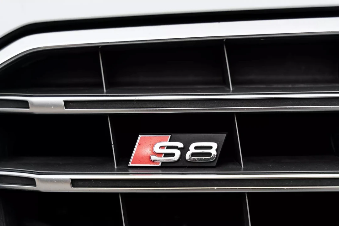 2015 Audi D4 S8 - Image 16 of 31