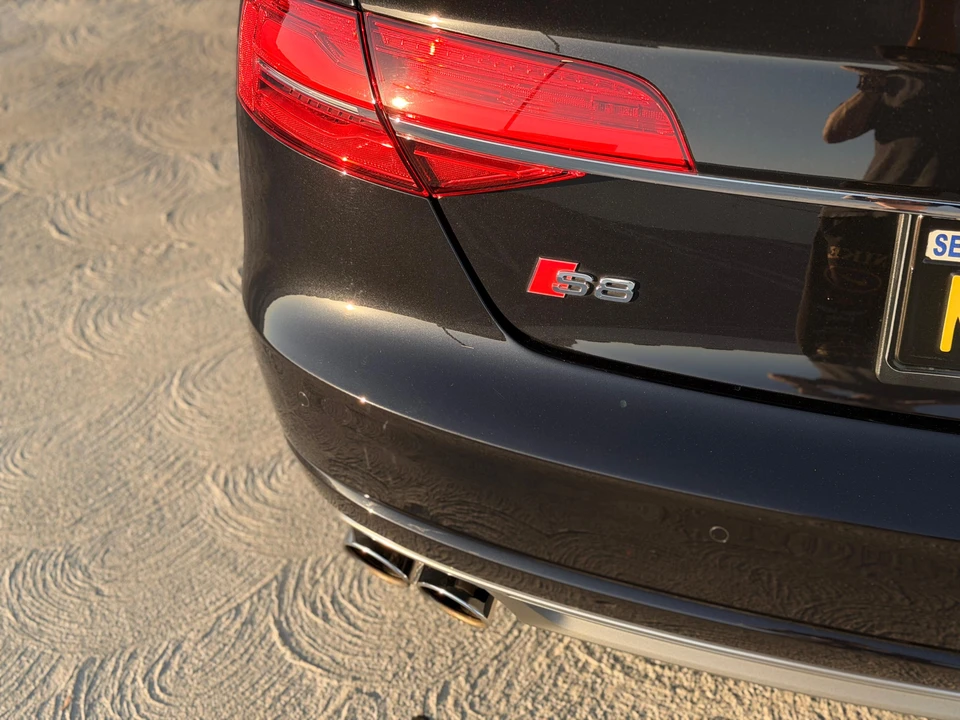 2015 Audi D4 S8 - Image 25 of 31