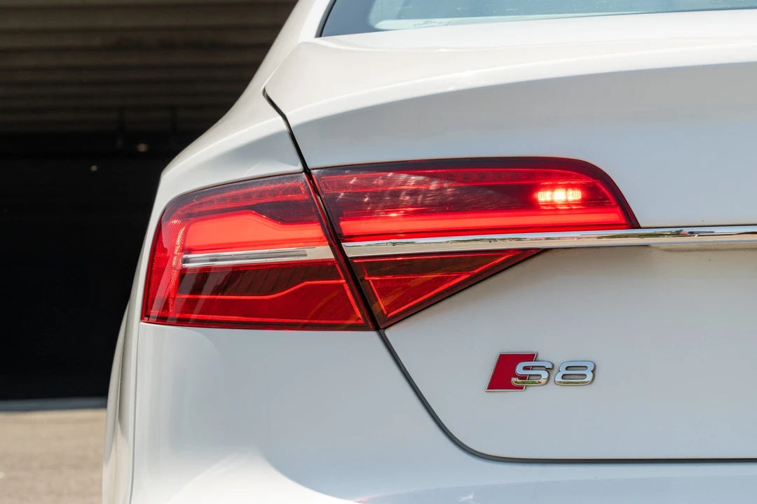 2015 Audi D4 S8 - Image 18 of 31