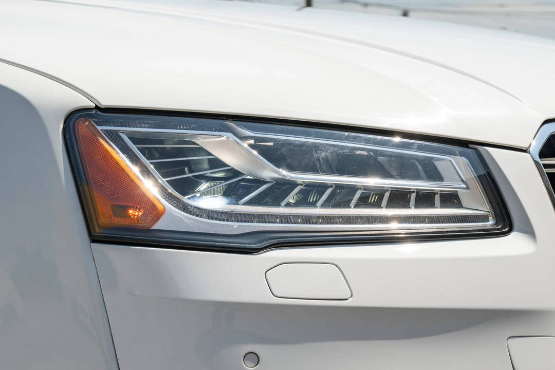 2015 Audi D4 S8 - Image 16 of 31