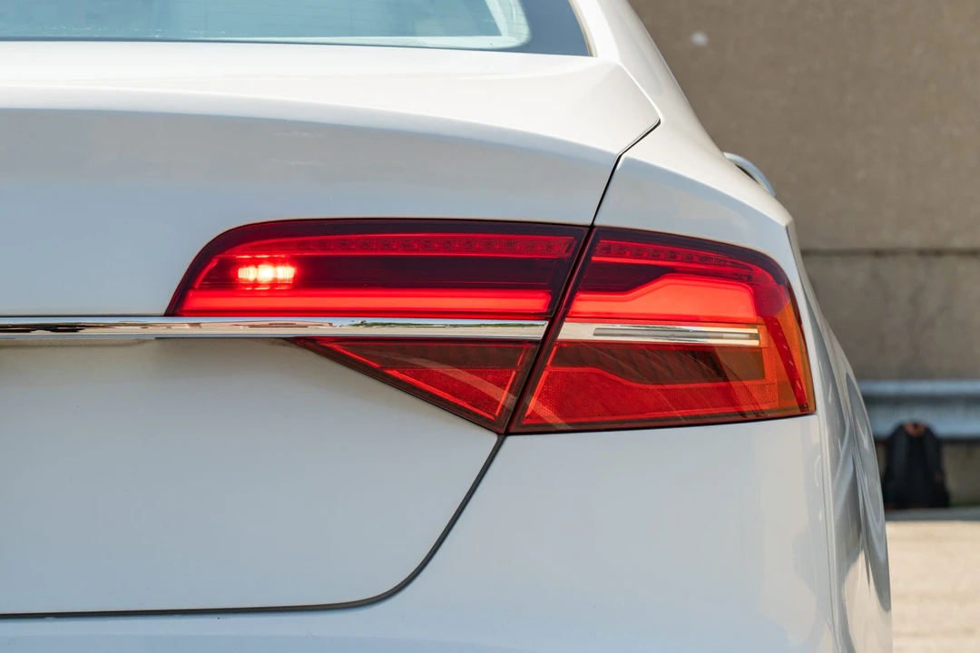 2015 Audi D4 S8 - Image 19 of 31