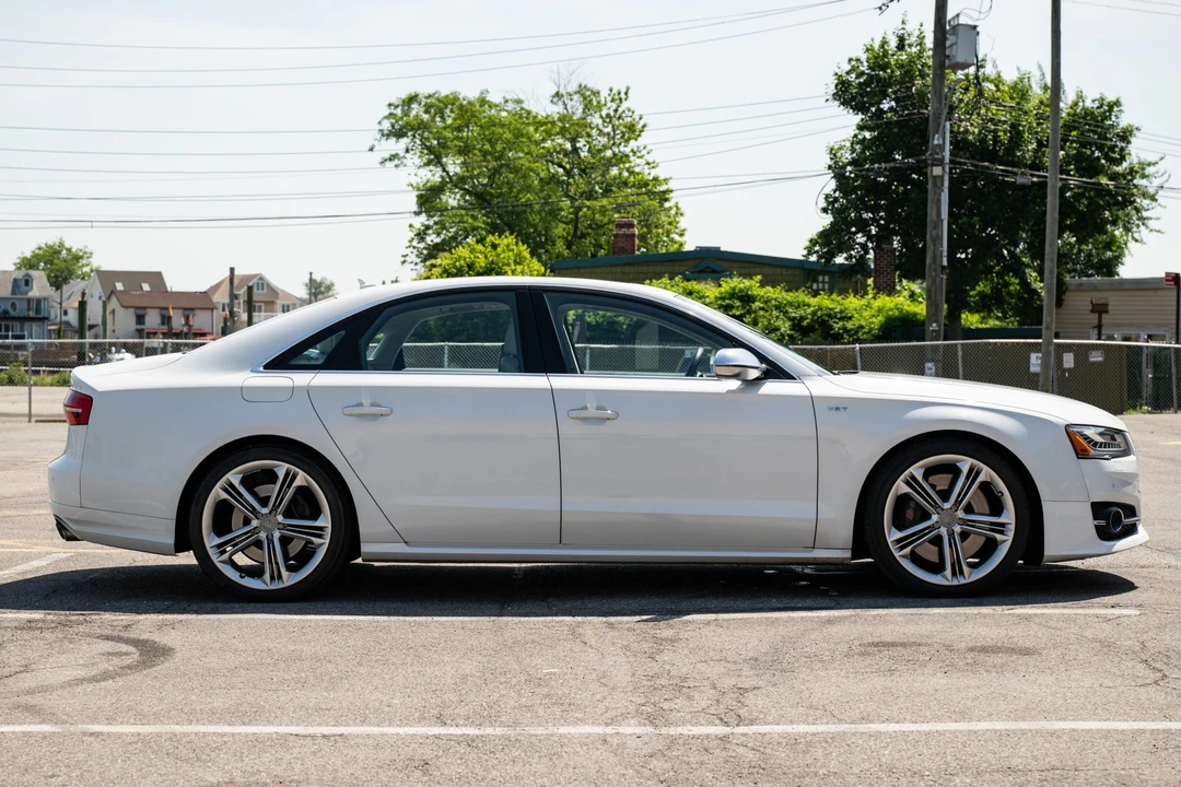 2015 Audi D4 S8 - Image 4 of 31