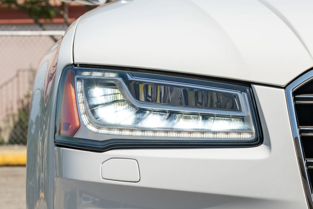 2015 Audi D4 S8 - Image 14 of 31