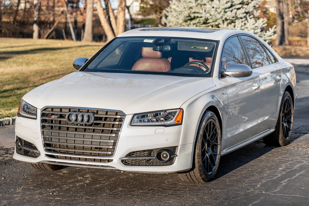 2015 Audi D4 S8 - Image 2 of 31
