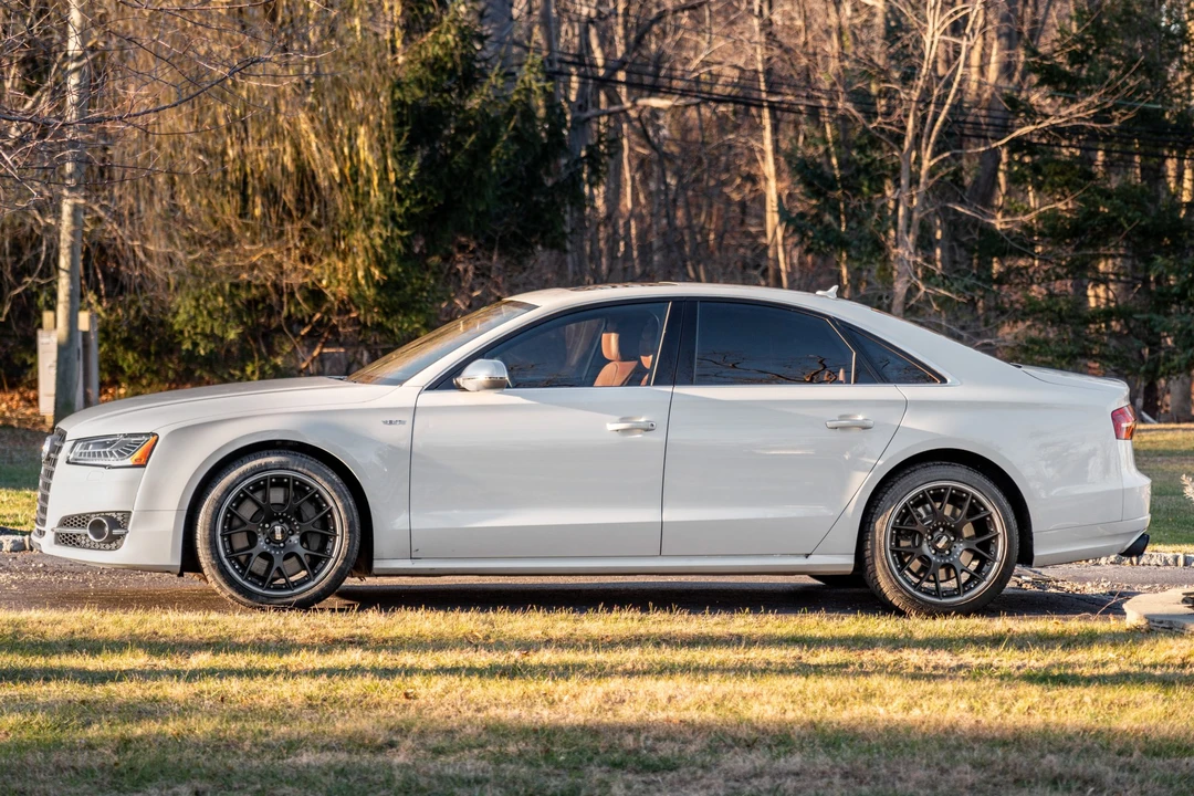 2015 Audi D4 S8 - Image 3 of 31