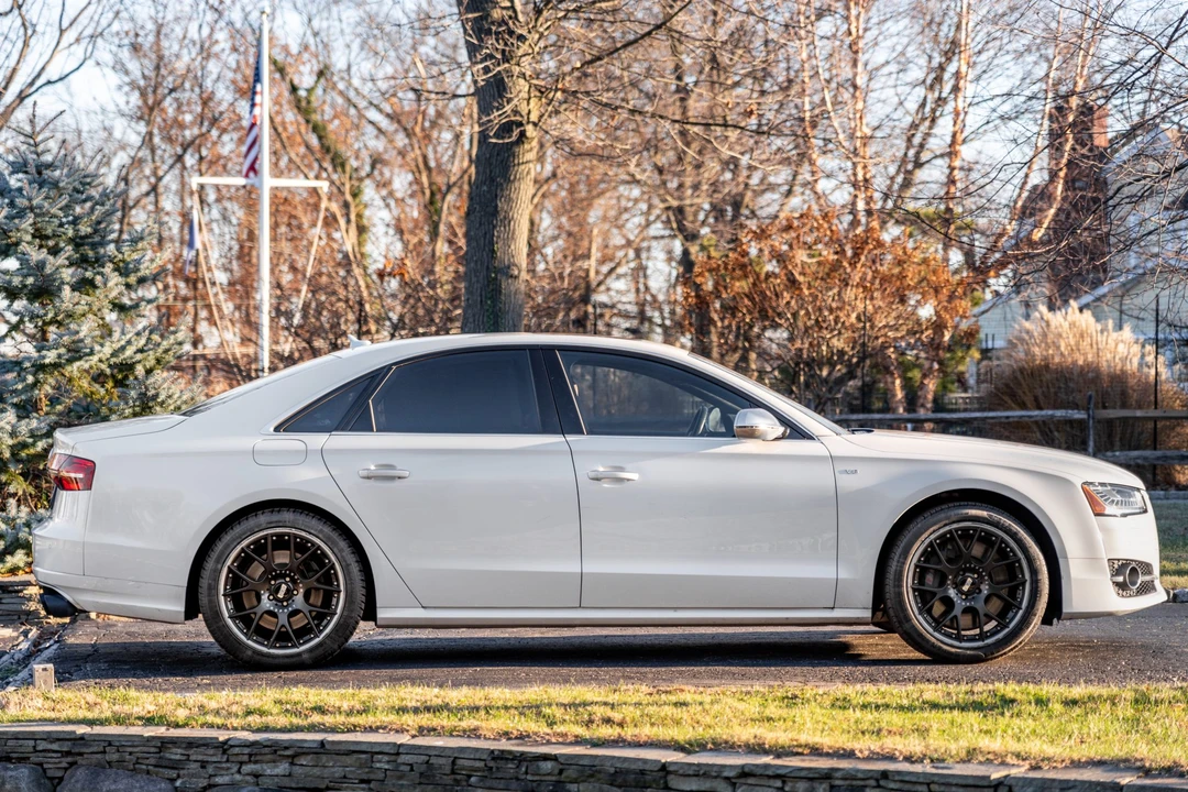 2015 Audi D4 S8 - Image 7 of 31