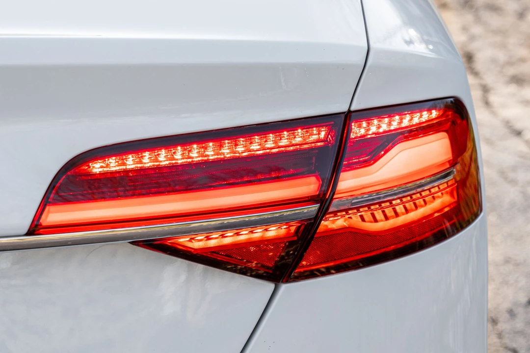 2015 Audi D4 S8 - Image 17 of 31