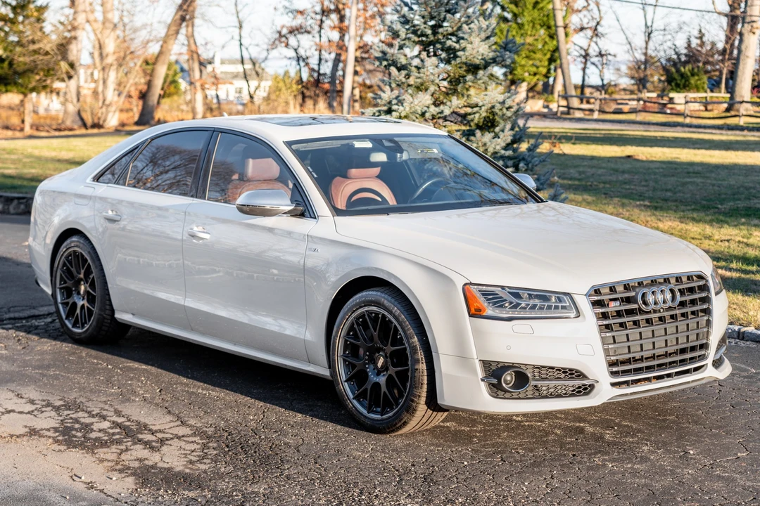 2015 Audi D4 S8 - Image 8 of 31