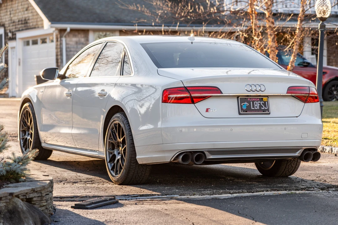 2015 Audi D4 S8 - Image 4 of 31