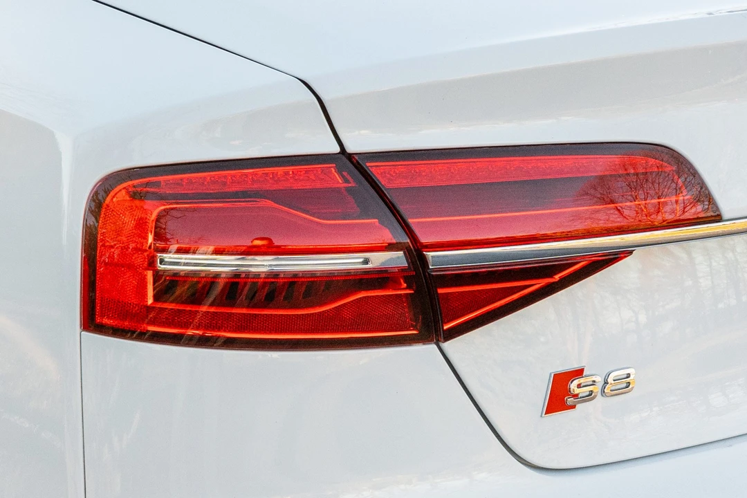 2015 Audi D4 S8 - Image 14 of 31