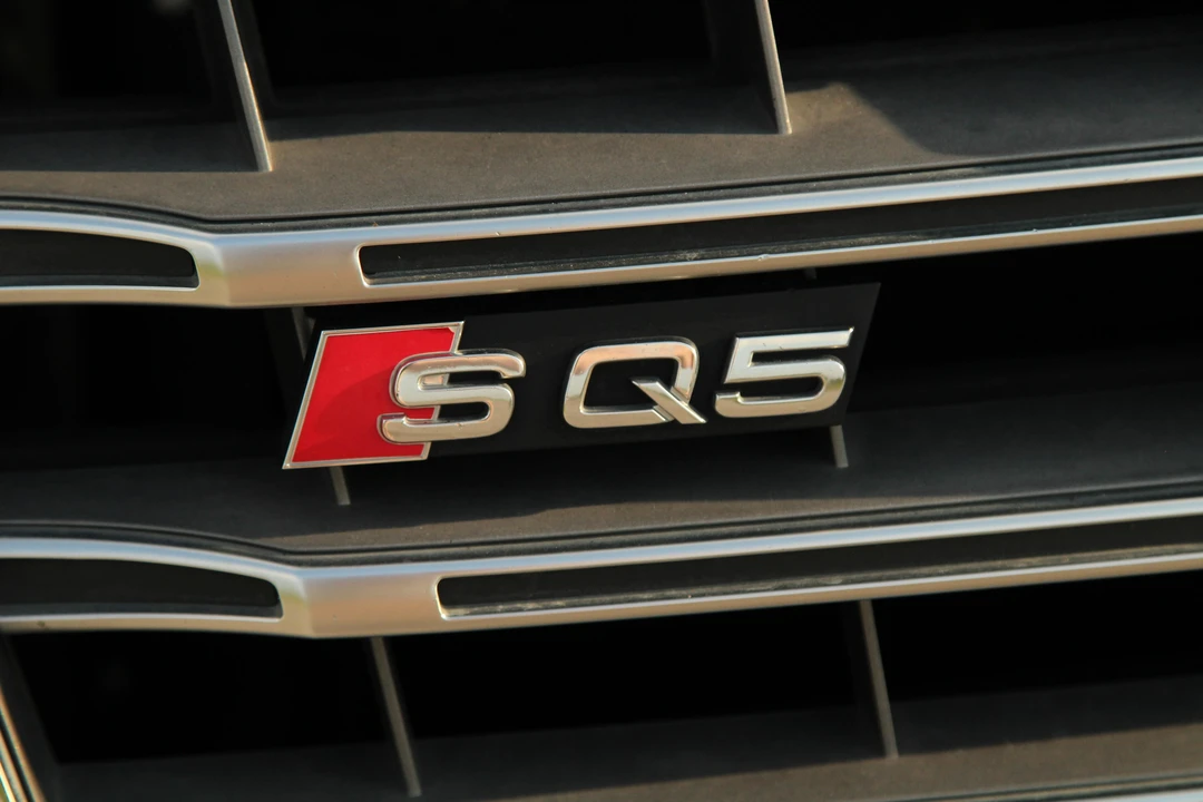 2015 Audi 8R SQ5 - Image 2 of 5