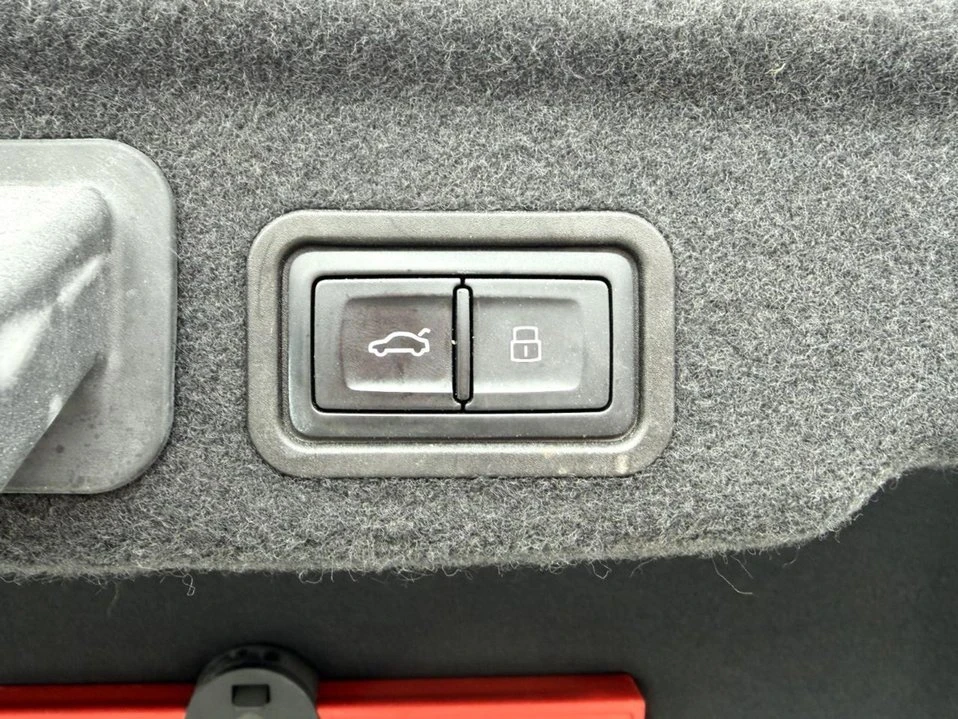 2015 Audi D4 A8 - Image 14 of 20