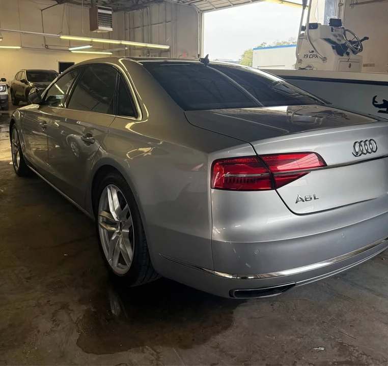 2015 Audi D4 A8 - Image 2 of 3