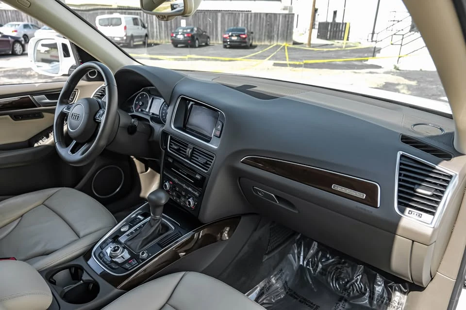 2015 Audi 8R Q5 - Image 10 of 15