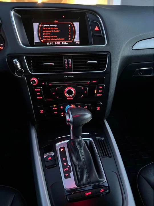 2015 Audi 8R Q5 - Image 8 of 9