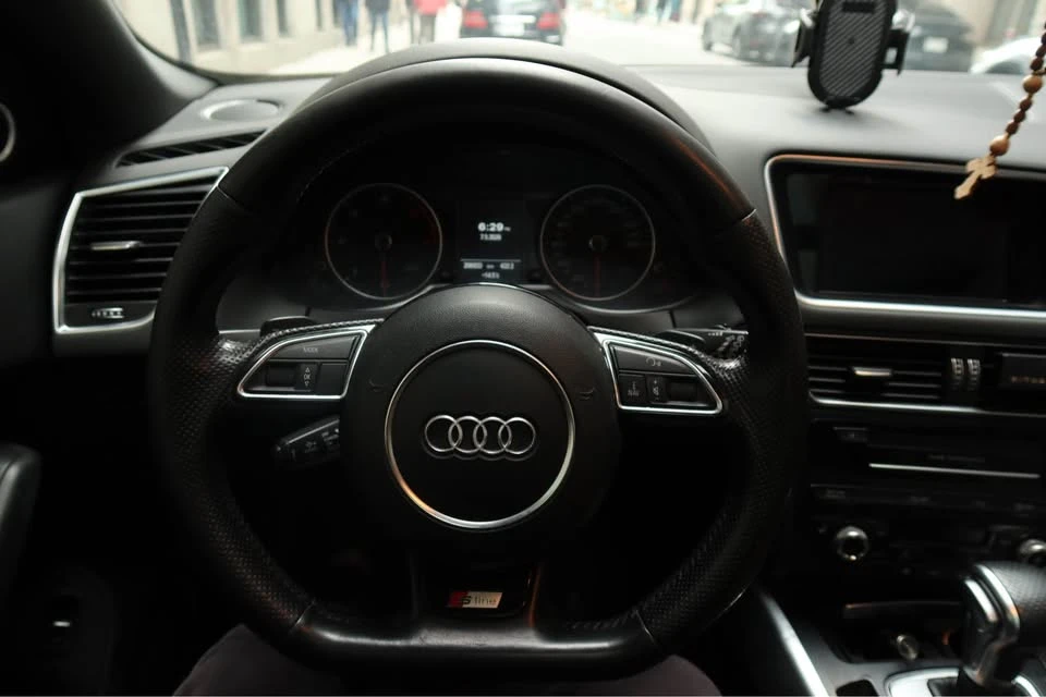 2015 Audi 8R Q5 - Image 2 of 8