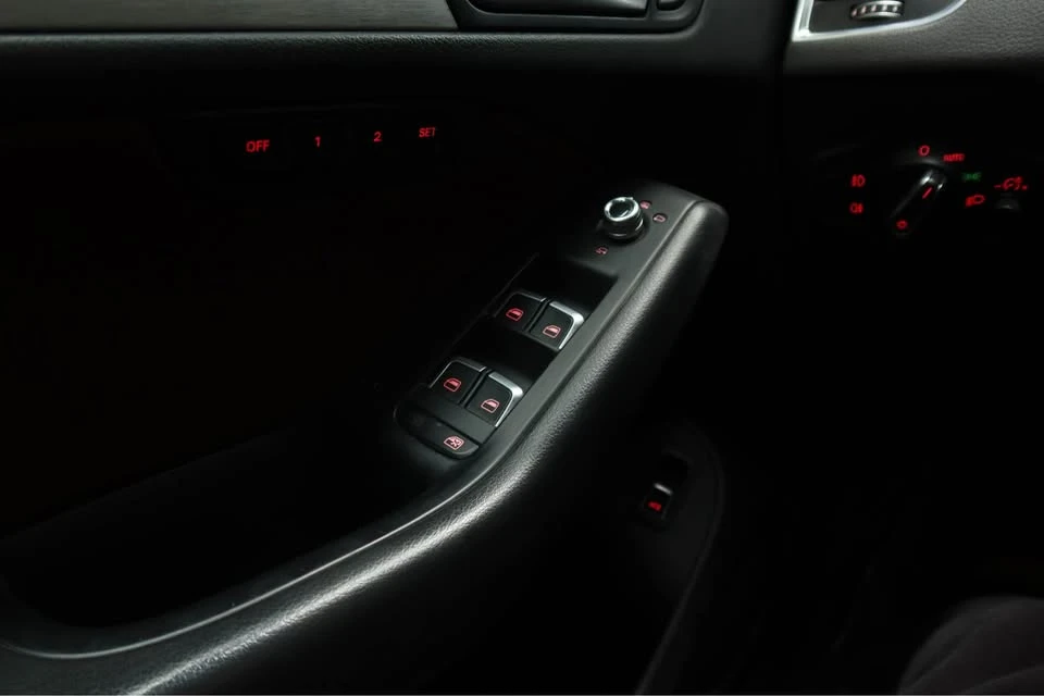 2015 Audi 8R Q5 - Image 8 of 13