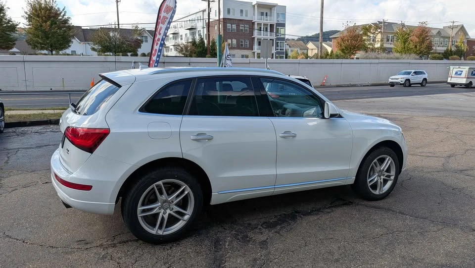 2015 Audi 8R Q5 - Image 2 of 15