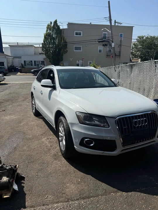 2015 Audi 8R Q5 - Image 9 of 9
