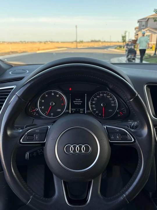 2015 Audi 8R Q5 - Image 8 of 9