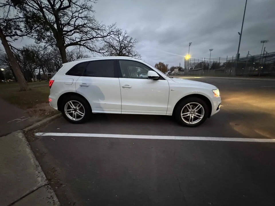 2015 Audi 8R Q5 - Image 2 of 12