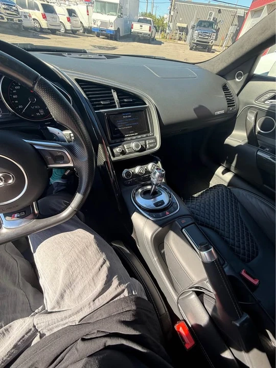 2015 Audi 42 R8 - Image 9 of 14