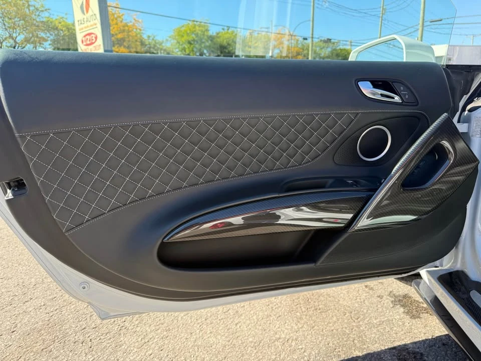 2015 Audi 42 R8 - Image 8 of 14