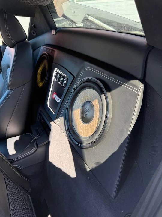 2015 Audi 42 R8 - Image 11 of 14