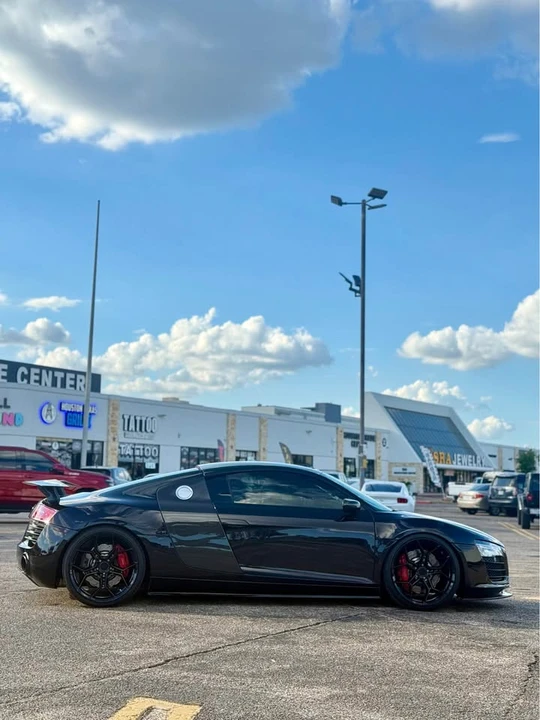 2015 Audi 42 R8 - Image 8 of 16