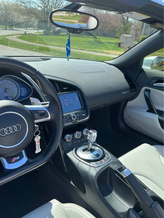 2015 Audi 42 R8 - Image 9 of 13