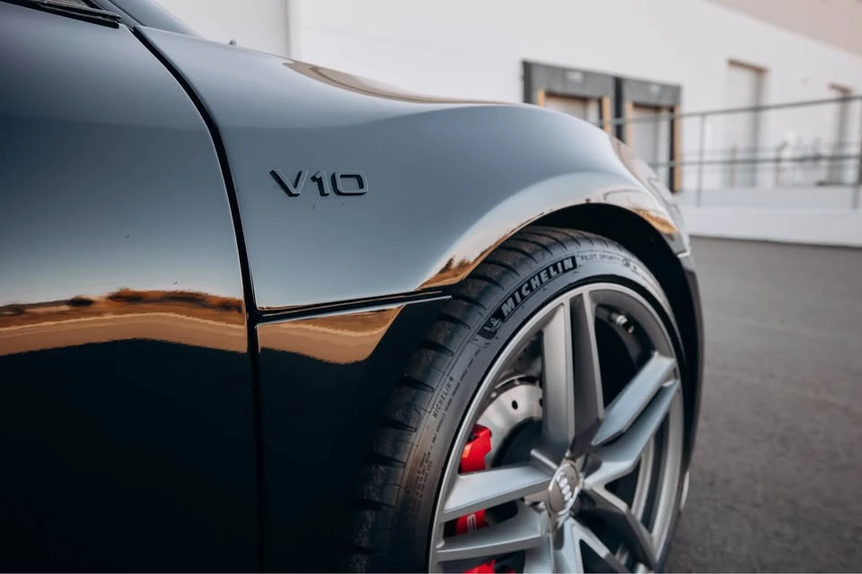 2015 Audi 42 R8 - Image 8 of 20