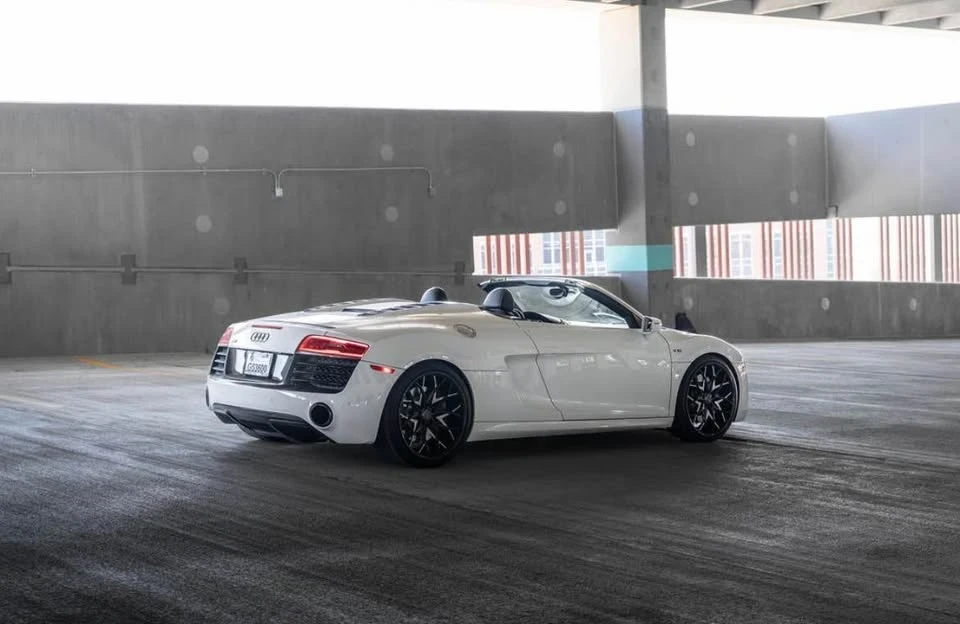 2015 Audi 42 R8 - Image 6 of 11