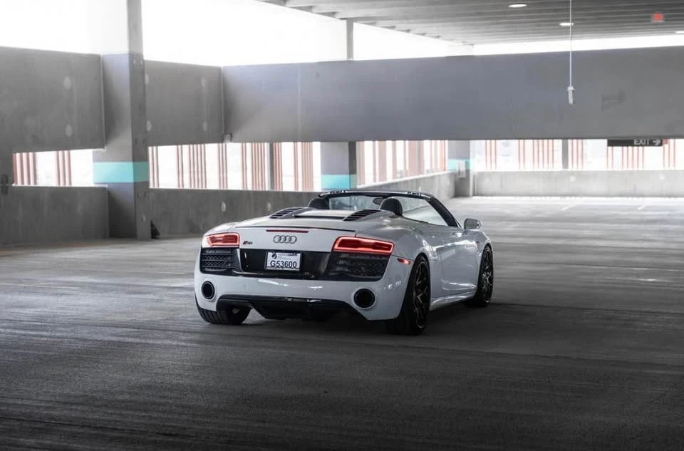 2015 Audi 42 R8 - Image 2 of 11