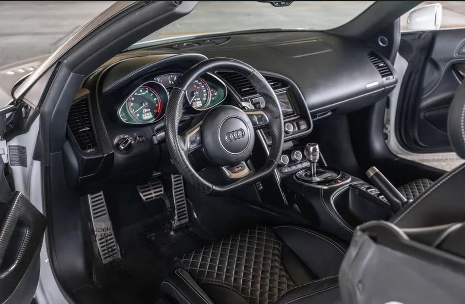 2015 Audi 42 R8 - Image 10 of 11