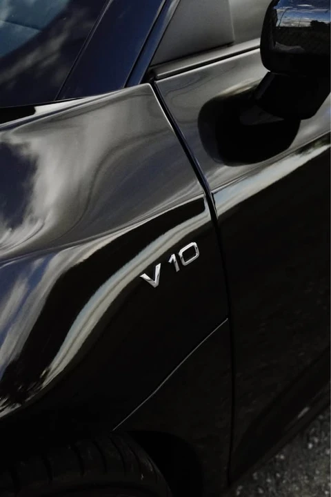 2015 Audi 42 R8 - Image 2 of 12