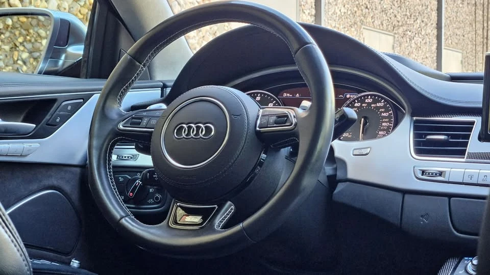 2015 Audi D4 S8 - Image 16 of 19