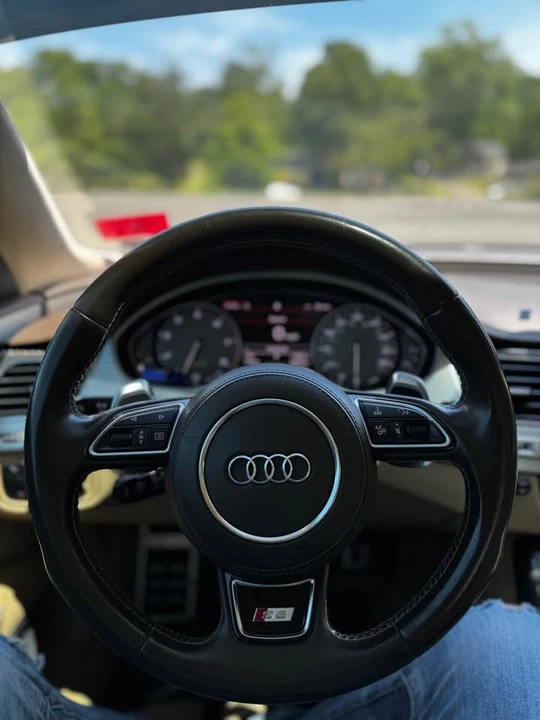2015 Audi D4 S8 - Image 4 of 13