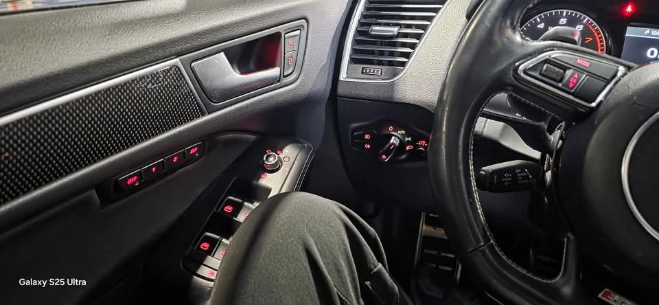 2015 Audi 8R SQ5 - Image 13 of 17