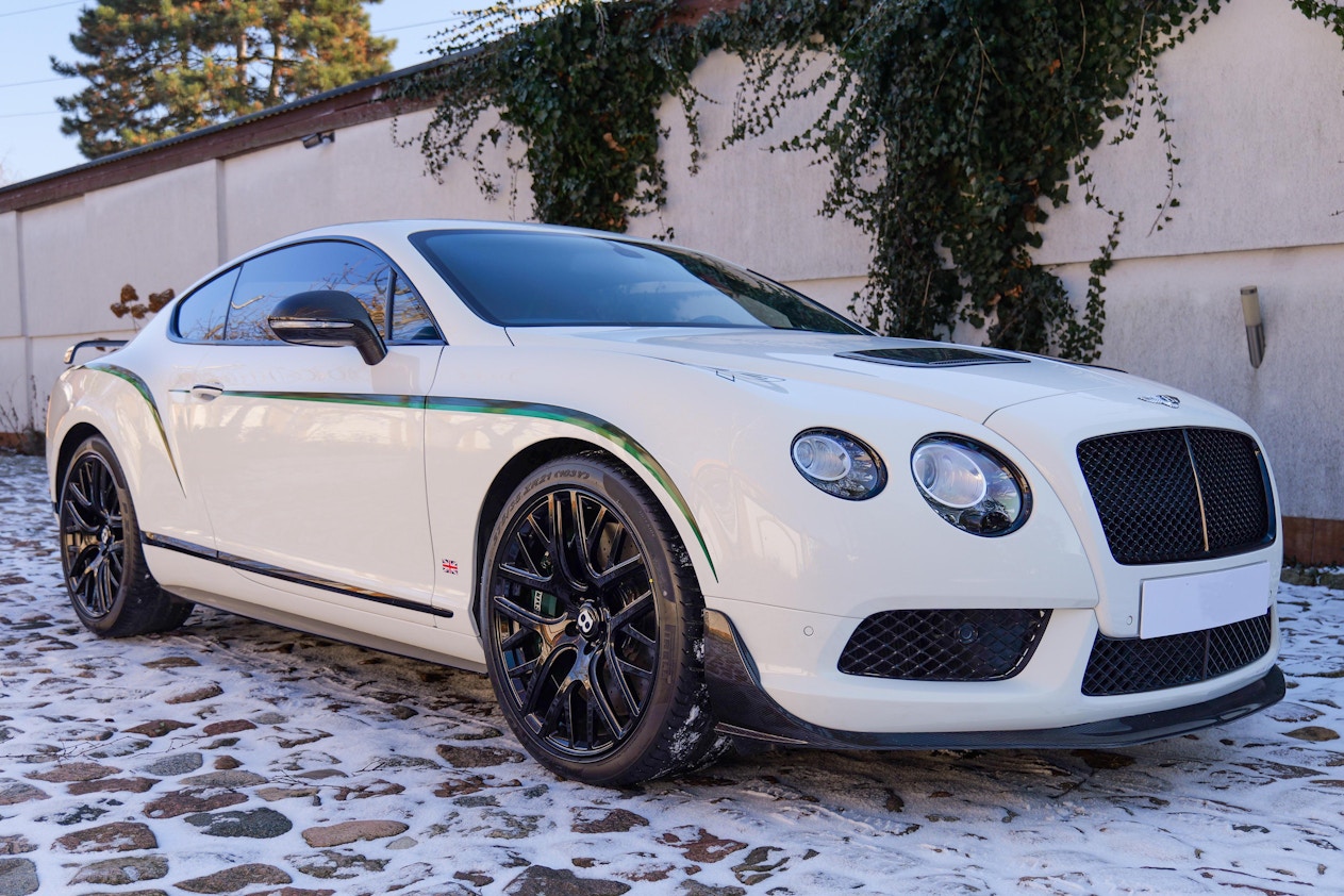 2015 Bentley Continental Gt3-R - 9,726 Km