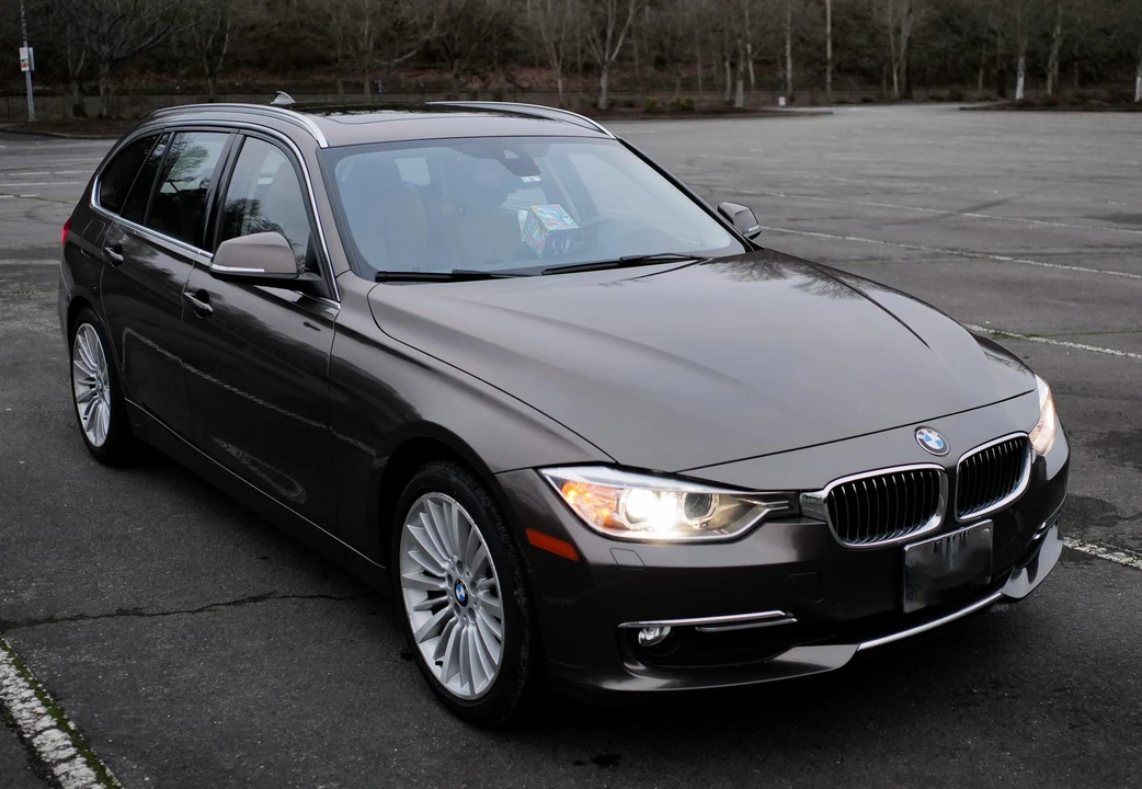 2015 BMW F31 3 Series Touring - Image 14 of 31