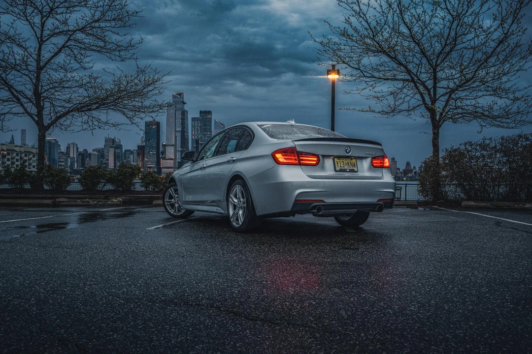 2015 BMW F30 335i & 340i Sedan - Image 16 of 31