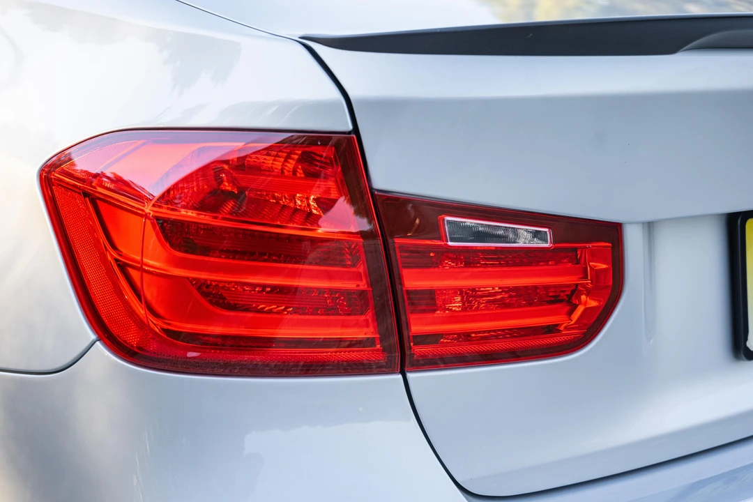 2015 BMW F30 335i & 340i Sedan - Image 29 of 31