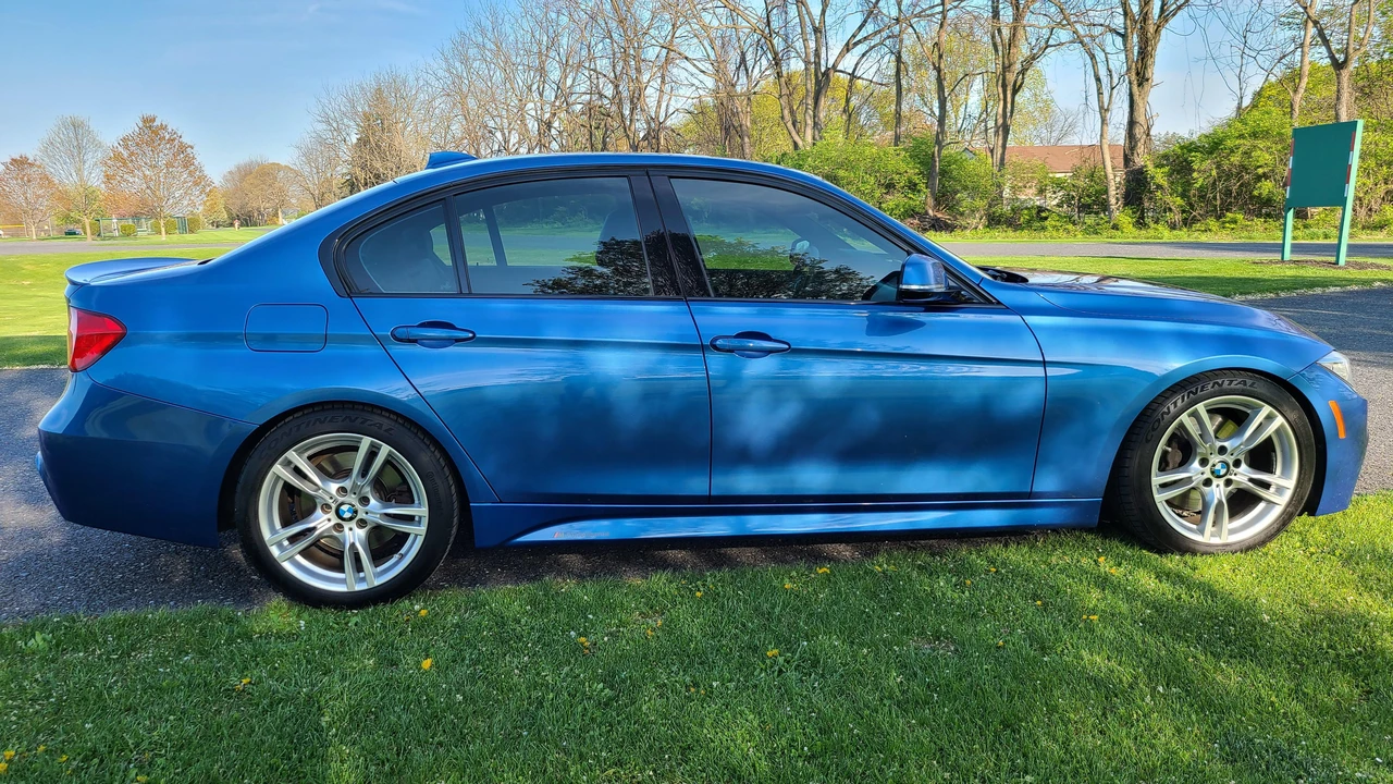 2015 BMW F30 335i & 340i Sedan - Image 11 of 31