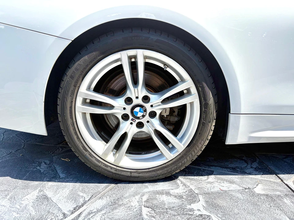 2015 BMW F33 435i & 440i Convertible - Image 31 of 31