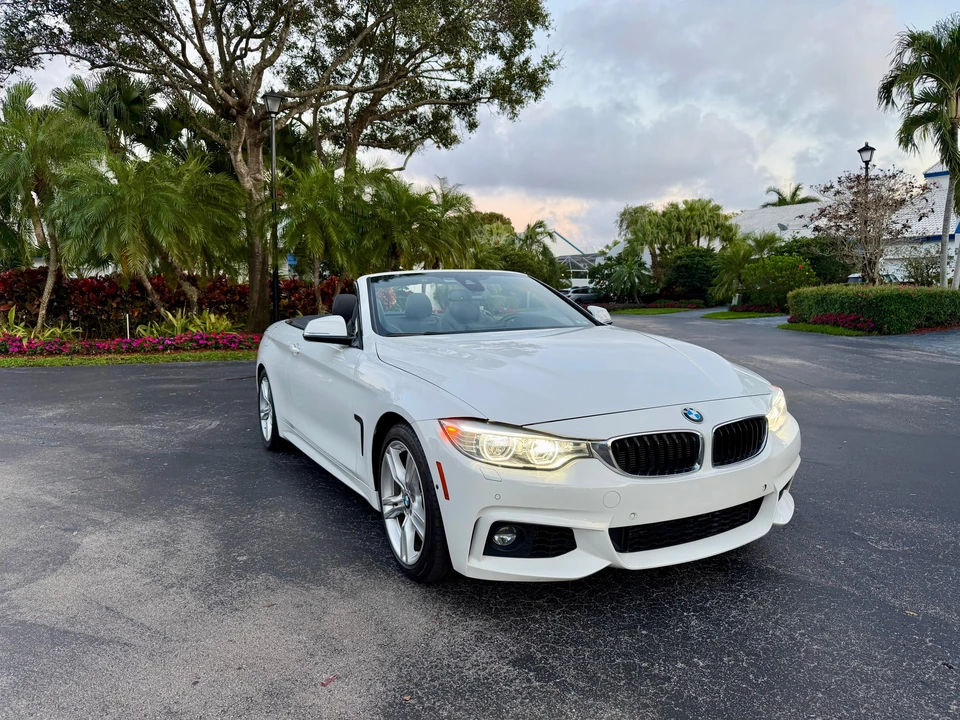 2015 BMW F33 435i & 440i Convertible - Image 18 of 31
