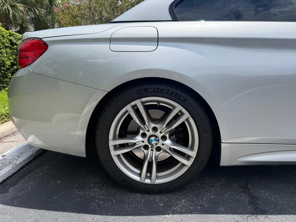 2015 BMW F33 435i & 440i Convertible - Image 28 of 31