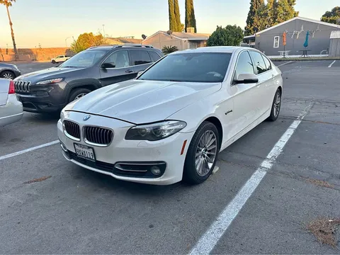 2015 BMW 5 Series 528i Sedan 4D