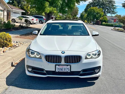 2015 BMW 5 Series 528i Sedan 4D
