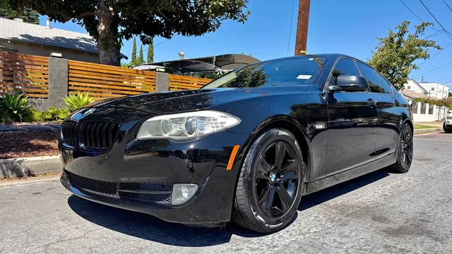 2015 BMW 5 Series 528i Sedan 4D