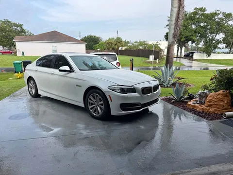 2015 BMW 5 Series 528i Sedan 4D